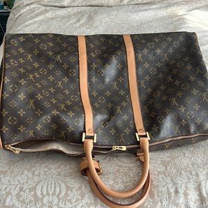 A very cute great travel bag LV Print